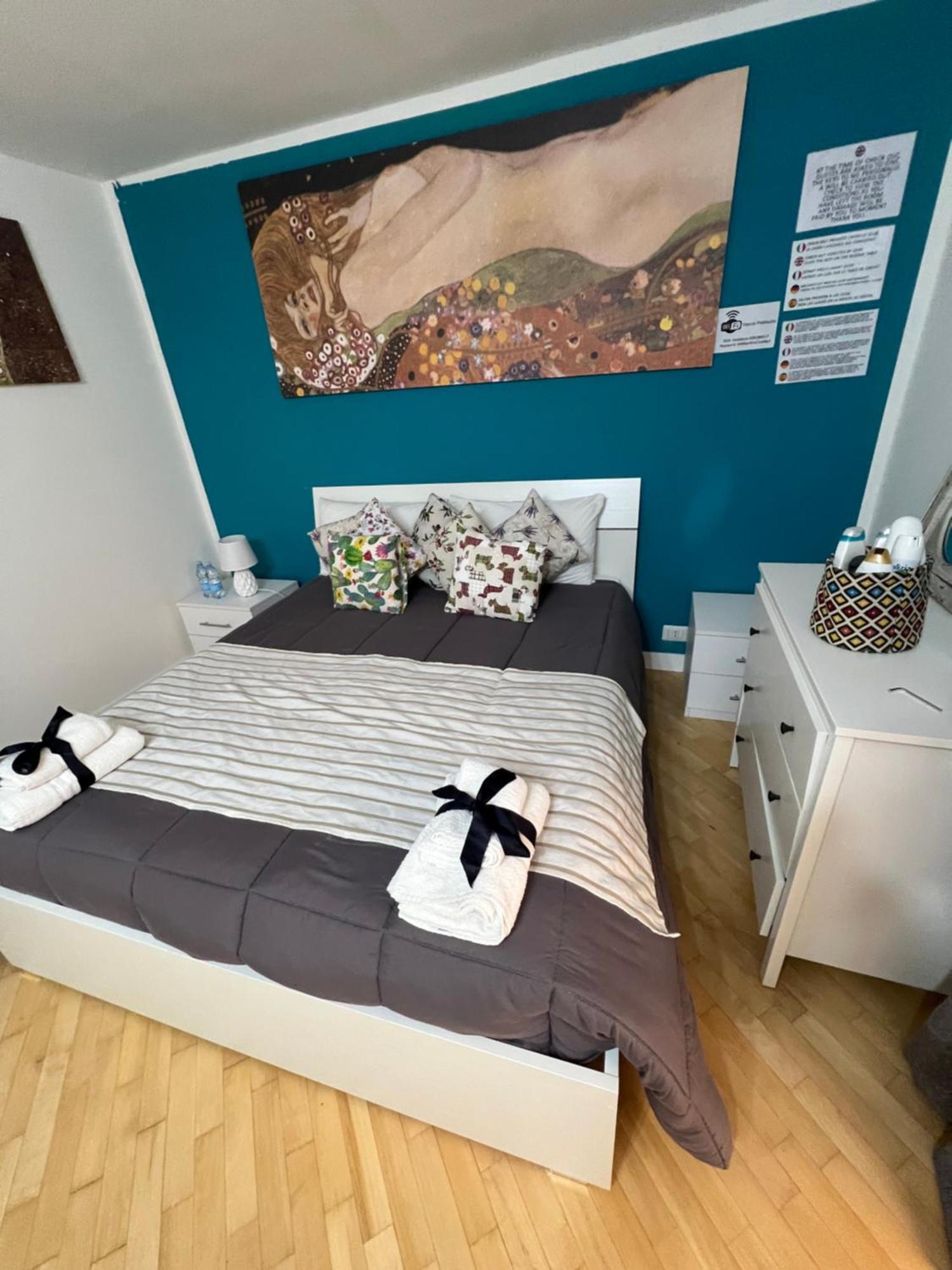 Plebiscito Charme Rooms Neapel Exterior foto